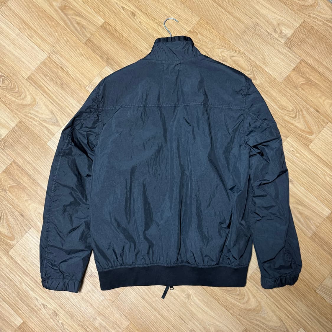 스톤아일랜드 25ss 크링클랩스 나일론 자켓 XL사이즈 블랙 상품이미지3
