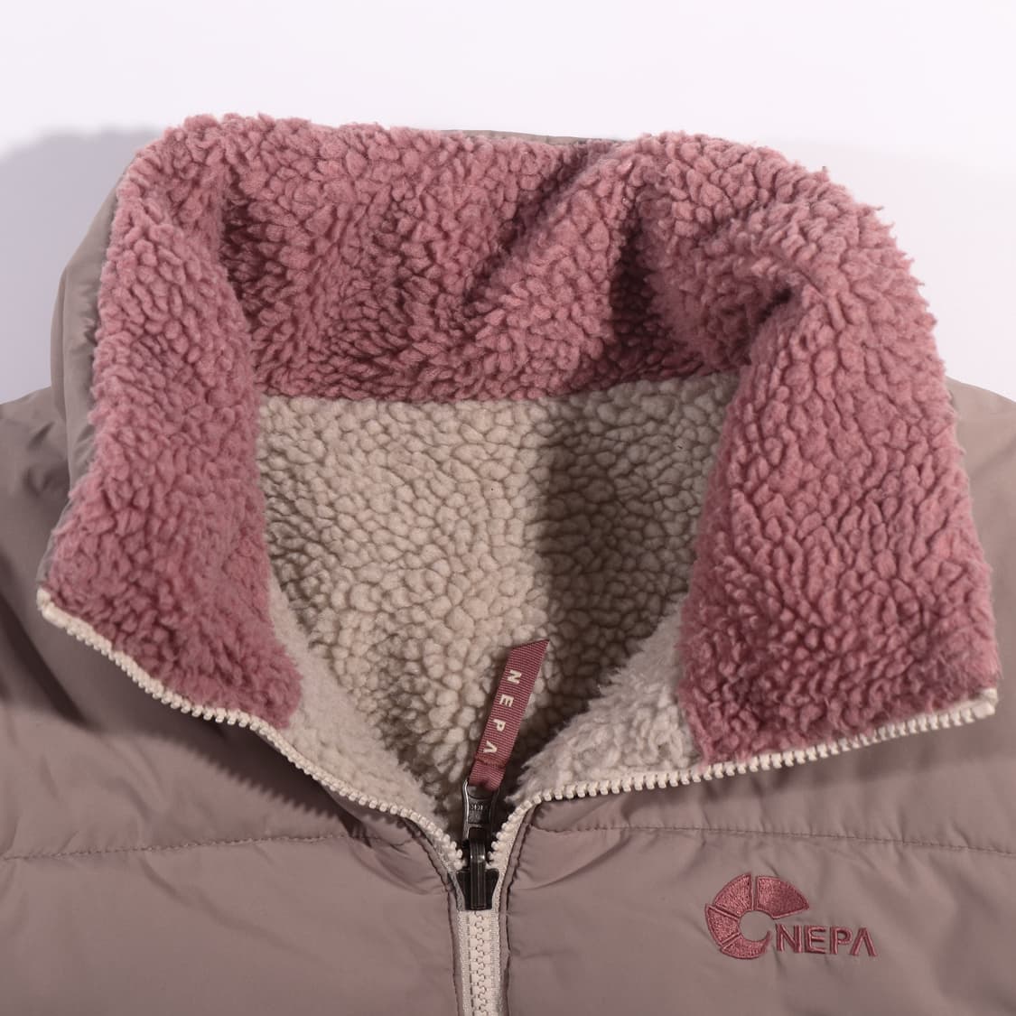 네파 리버시블 패딩 B199 상품이미지3