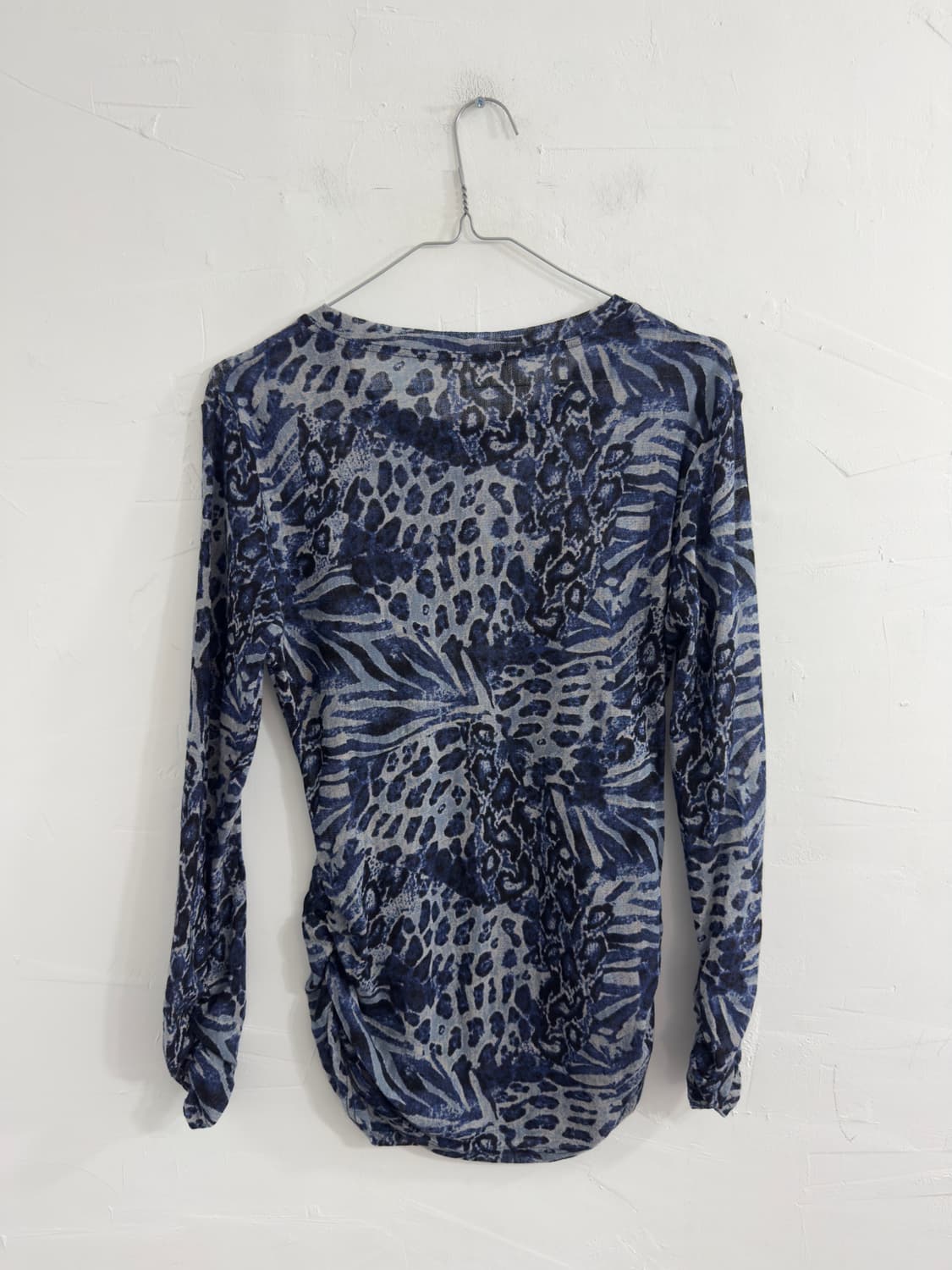 blue leopard longsleeve 상품이미지2