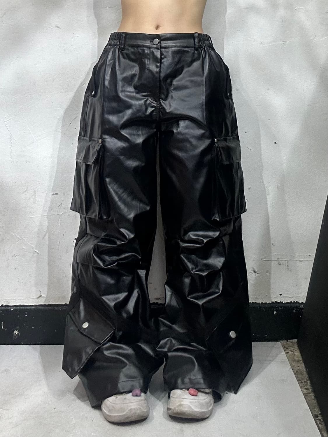 빈티지 블랙 대장급 멀티 포켓 유틸리티 비건레더 가죽 와이드 카고 팬츠 상품이미지2