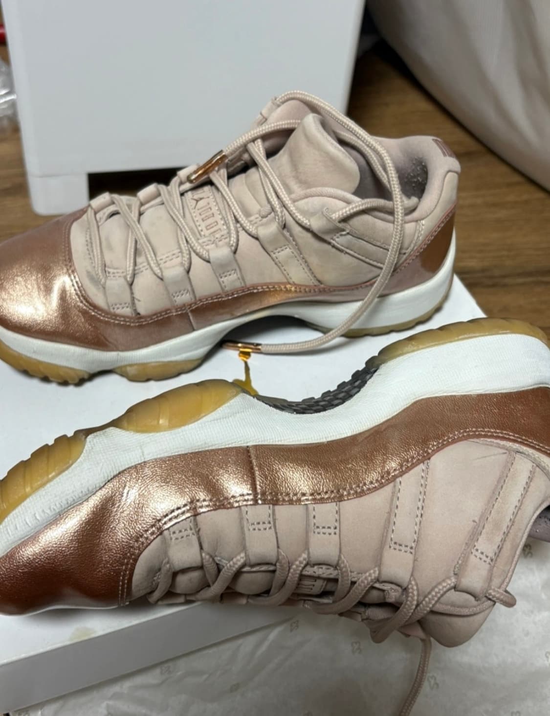 조던11 레트로 로우 로즈골드 240 상품이미지5