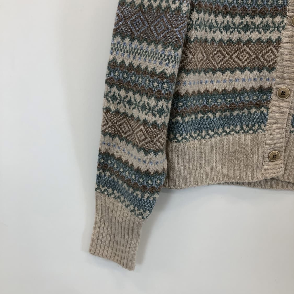 써스데이아일랜드 노르딕 니트가디건 S  상품이미지3
