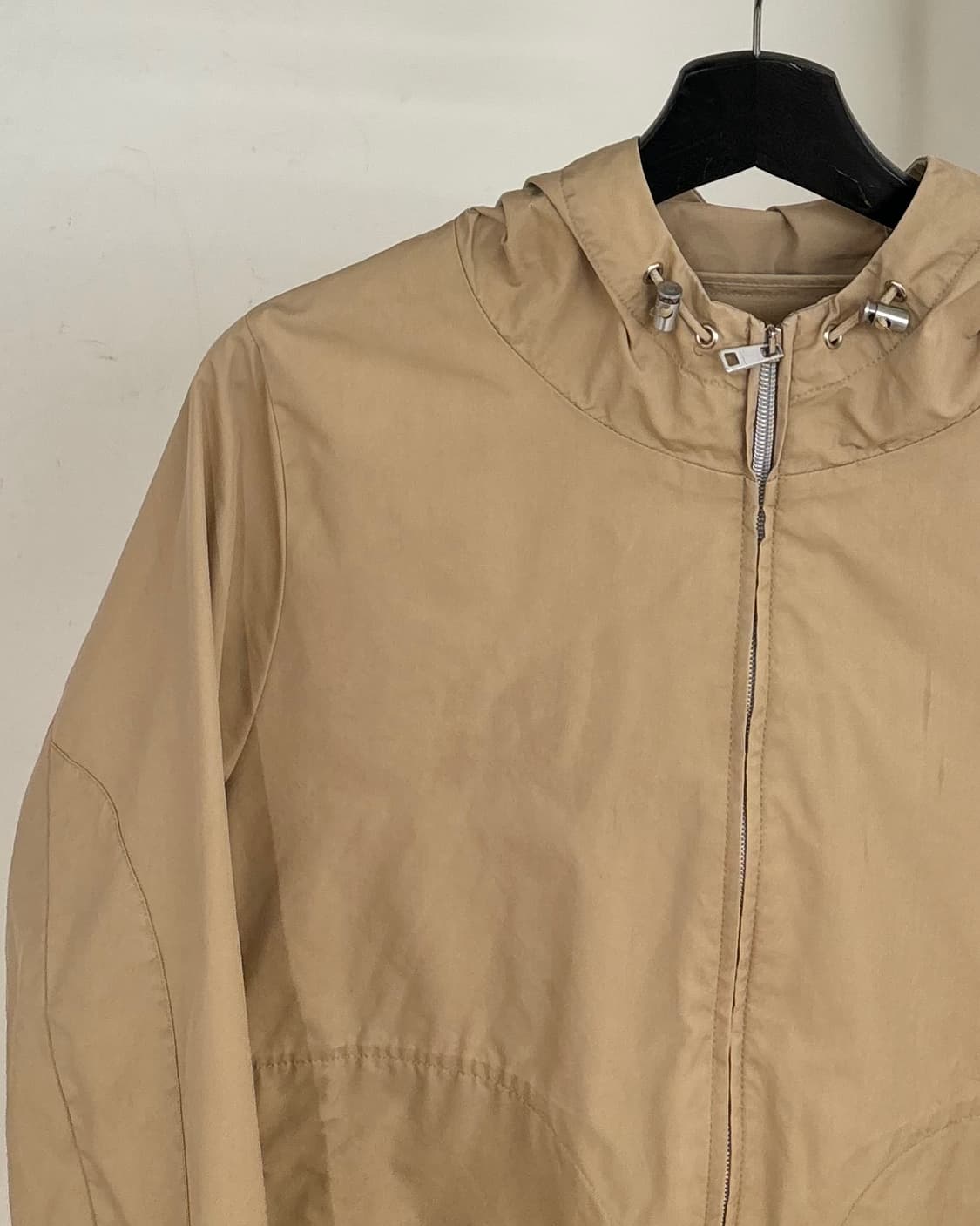 살바토레 페라가모 베이지 후드 바람막이 자켓 상품이미지3