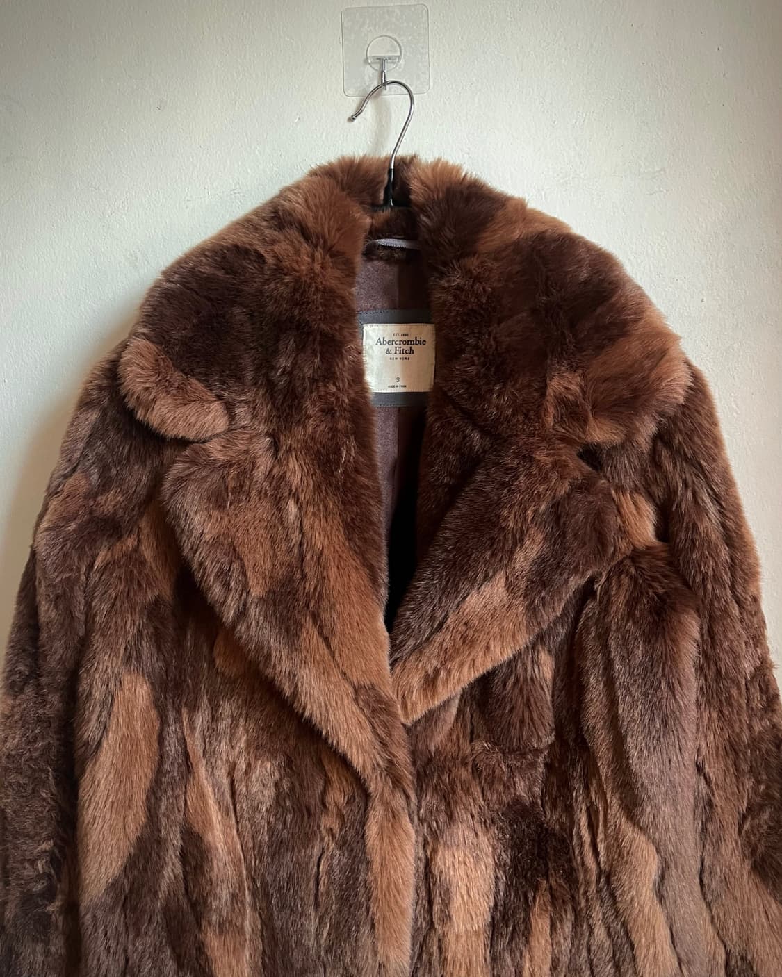 2000s Abecrombie & Fitch Brown Fur Coat 상품이미지4