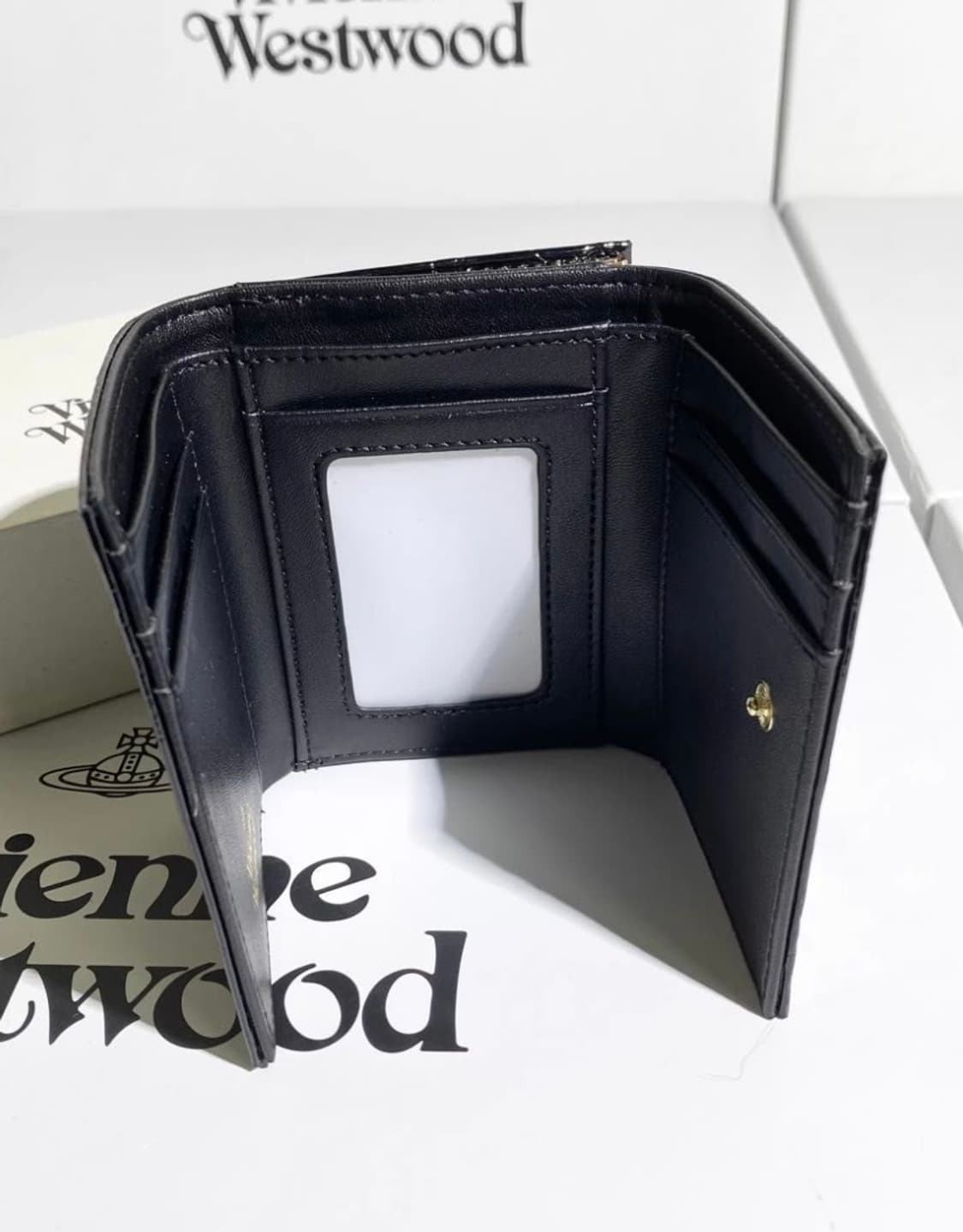 비비안웨스트우드 아카이브 금장 orb 펀칭 블랙레더 하프월렛 반지갑 상품이미지7