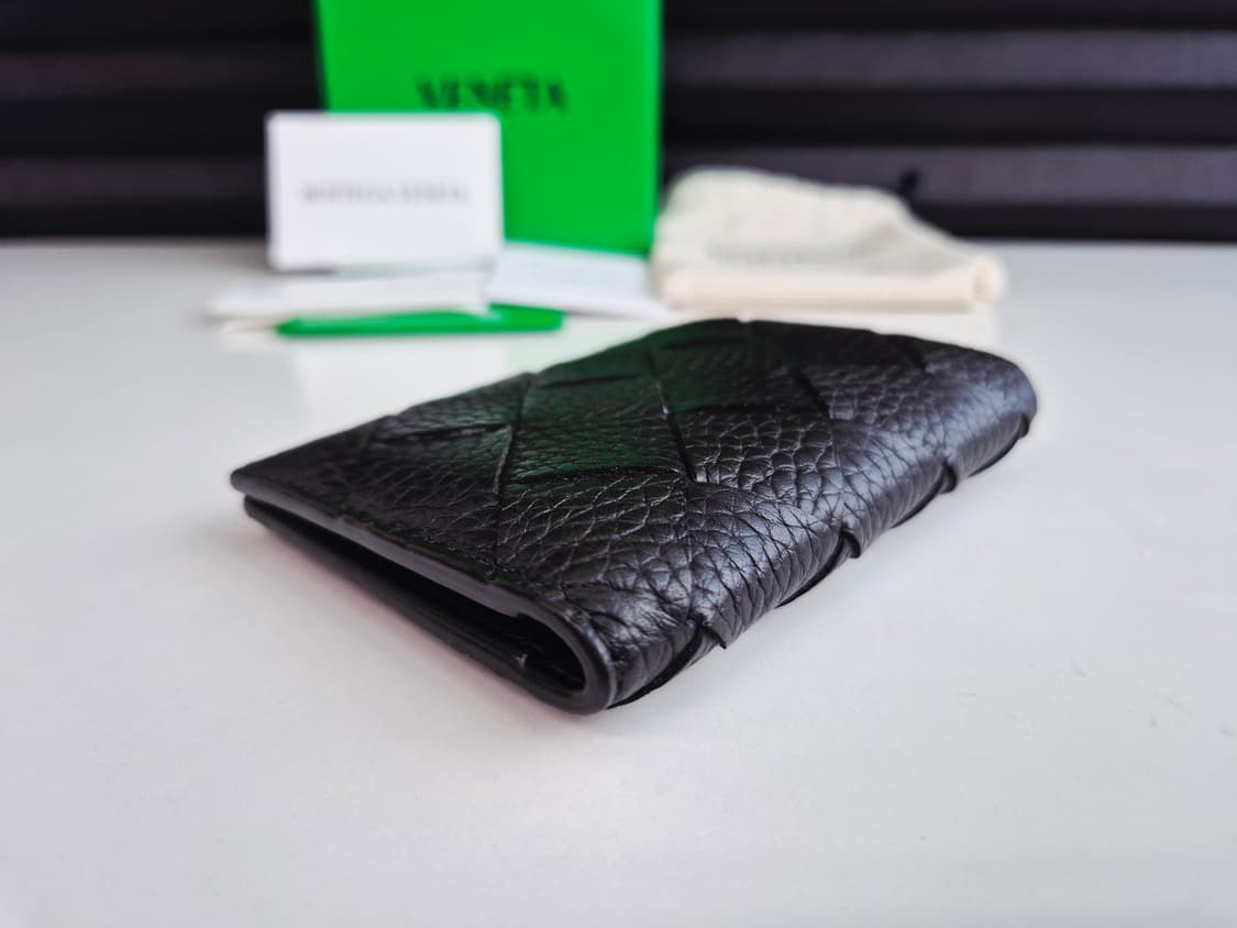 보테가베네타 안트레치아토 플랩 카드지갑 다크 그레이 상품이미지7