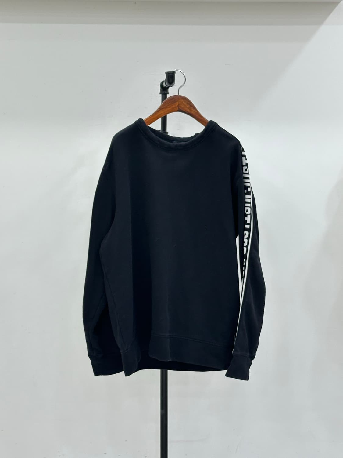 저스트 까발리 남성 맨투맨 상품이미지1