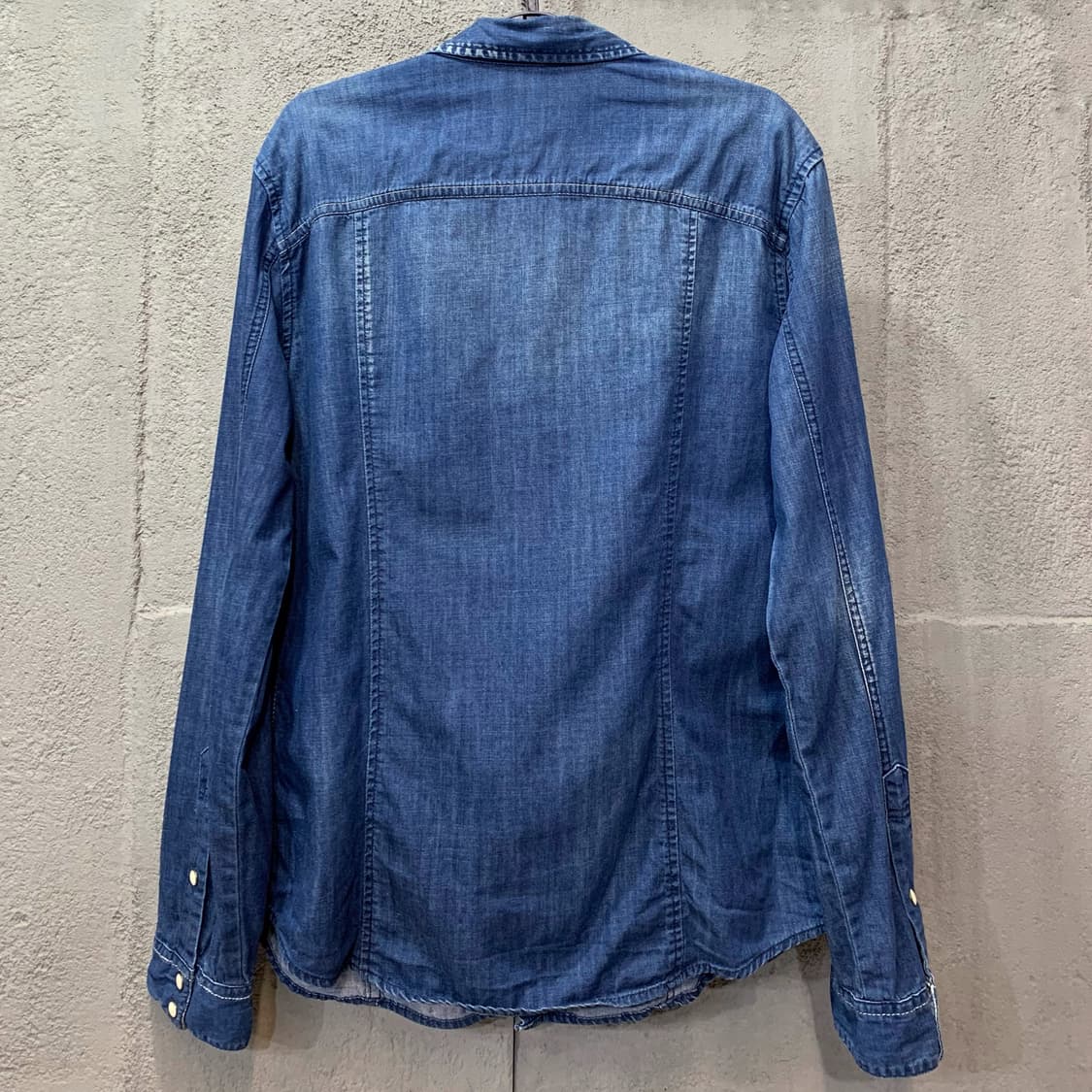 [L] 게스 버튼다운 데님셔츠 상품이미지3