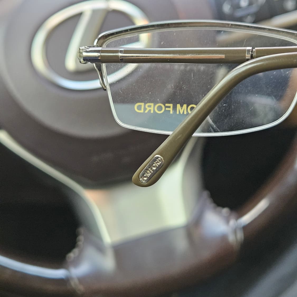 톰포드 긱시크 무드 안경 상품이미지4