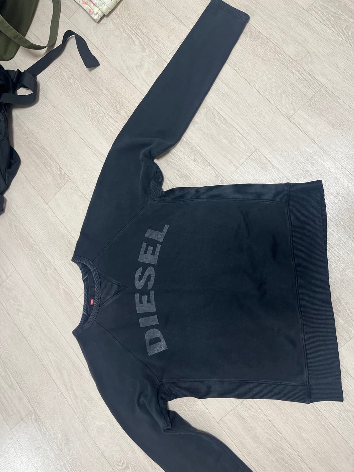 디젤 블랙 맨투맨 상품이미지3