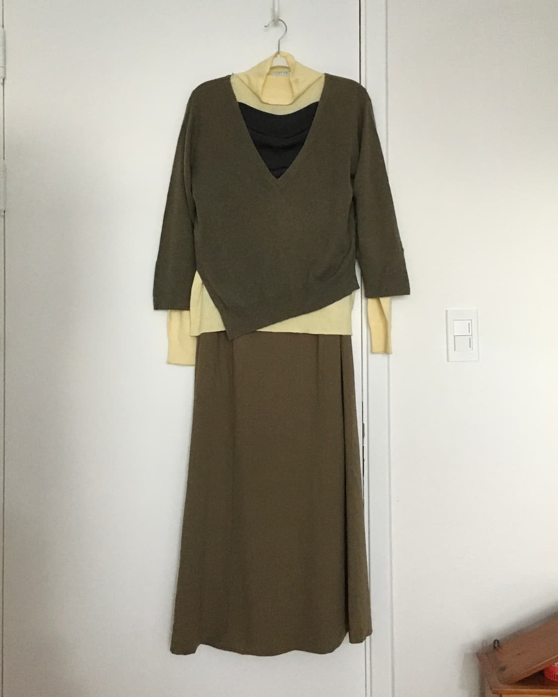 VTG Unbalance Khaki Knit Sweater 상품이미지9