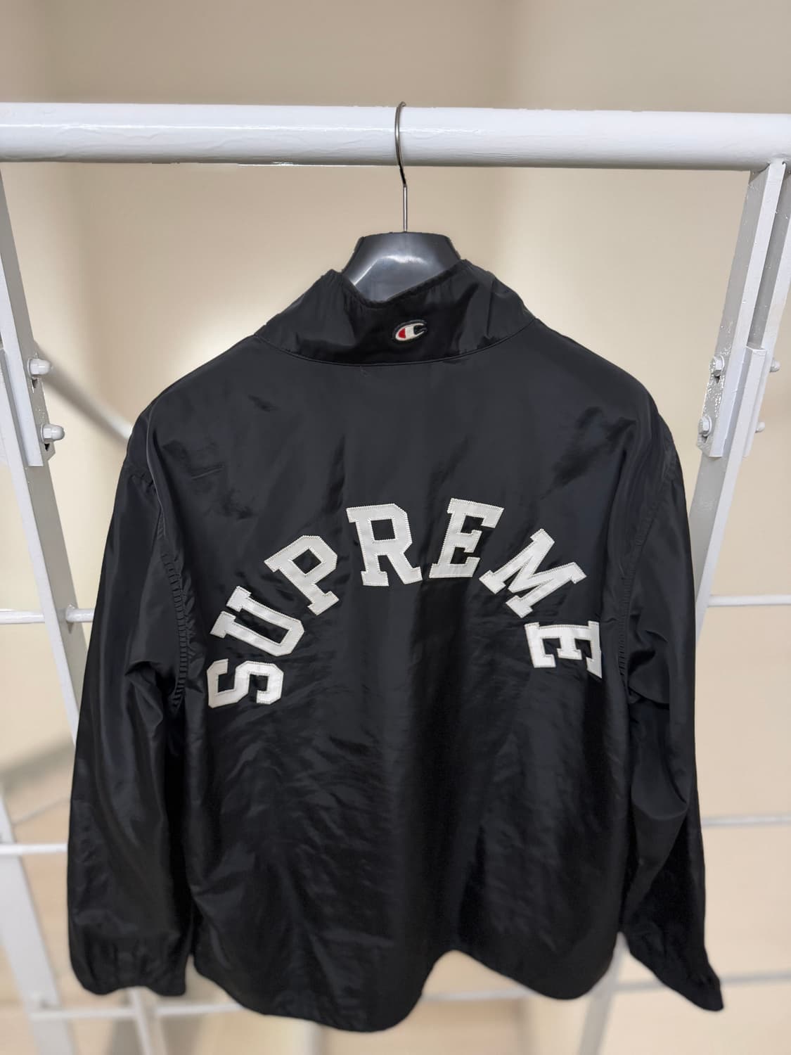 슈프림x챔피온 [정품] 바람막이 (시세 50만) 자수 로고 아노락 L(1 상품이미지1