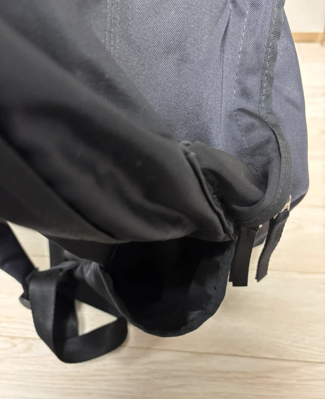 디스이즈네버댓 코듀라 새틴 데이팩 백팩  상품이미지7