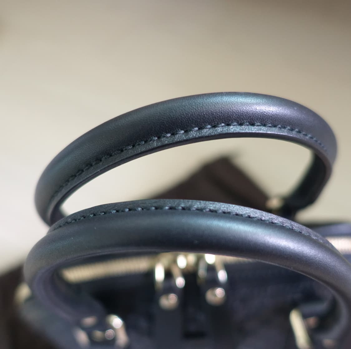 구찌 마이크로시마 미니돔 블랙 토트백 상품이미지5