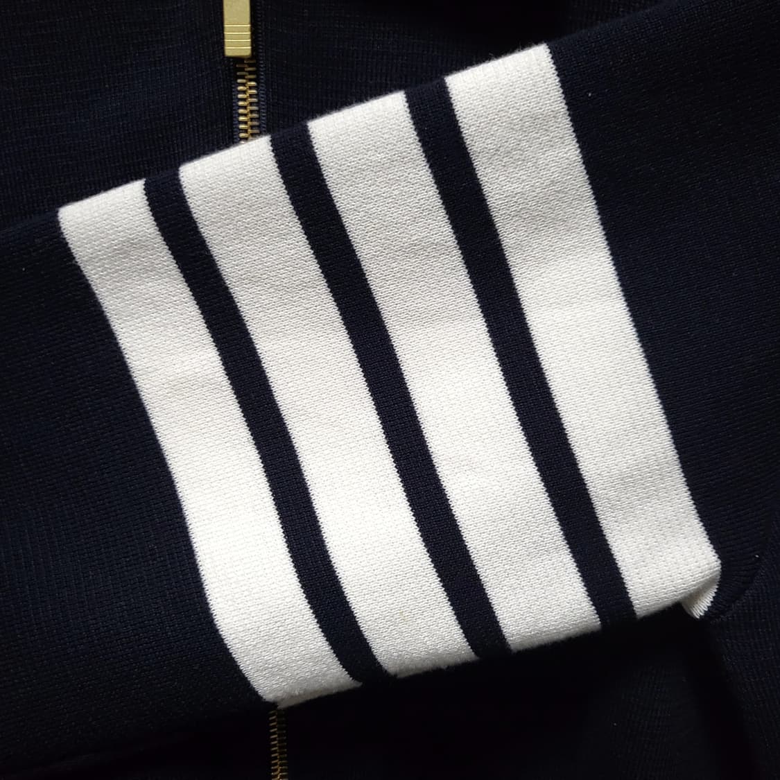 [새상품급] 2 / 톰브라운 밀라노 스티치 금장 봄버 자켓  상품이미지3