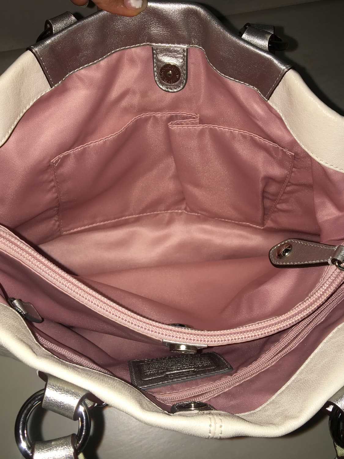 Coach vintage ivory &silver shoulder bag 상품이미지9