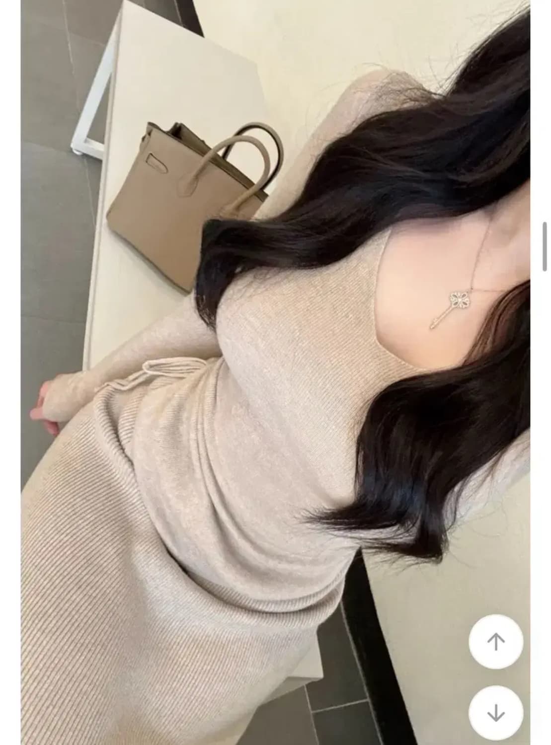 백화점 퀄) 에이블리 셔링 니트+롱스커트 세트 상품이미지2