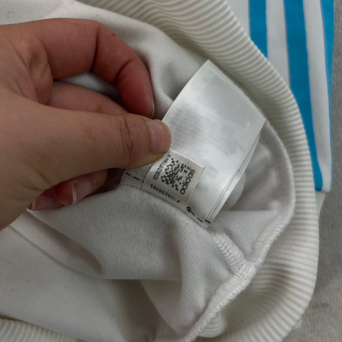 105 아디다스 초대장급 흰하 시나몬롤 트랙탑 져지  상품이미지5