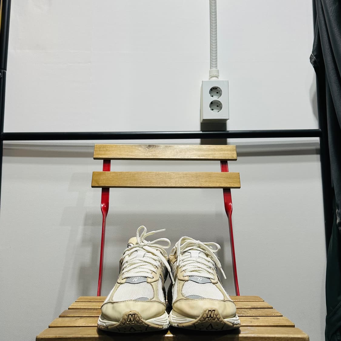 250) 뉴발란스 운동화 남녀공용 신발 2002R 베이지 상품이미지2