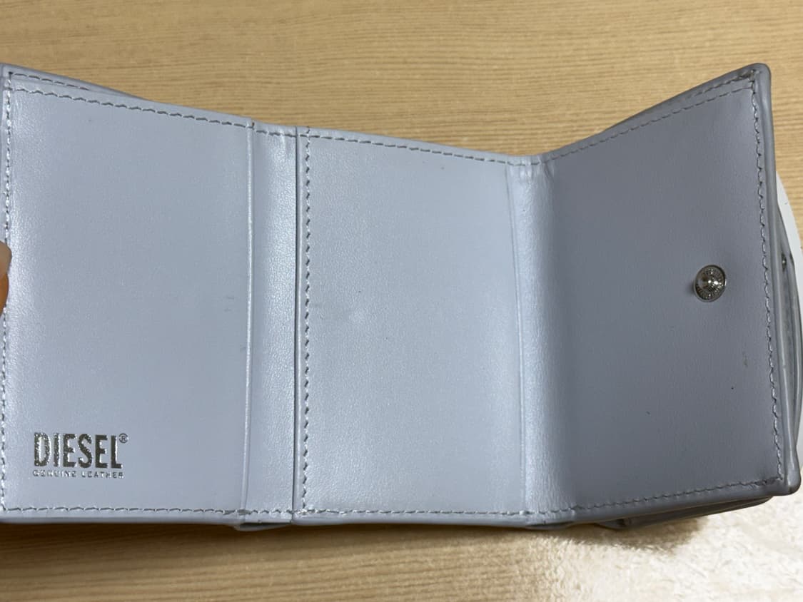 디젤 1DR 트라이폴드 코인 XS 파스텔 블루 상품이미지9