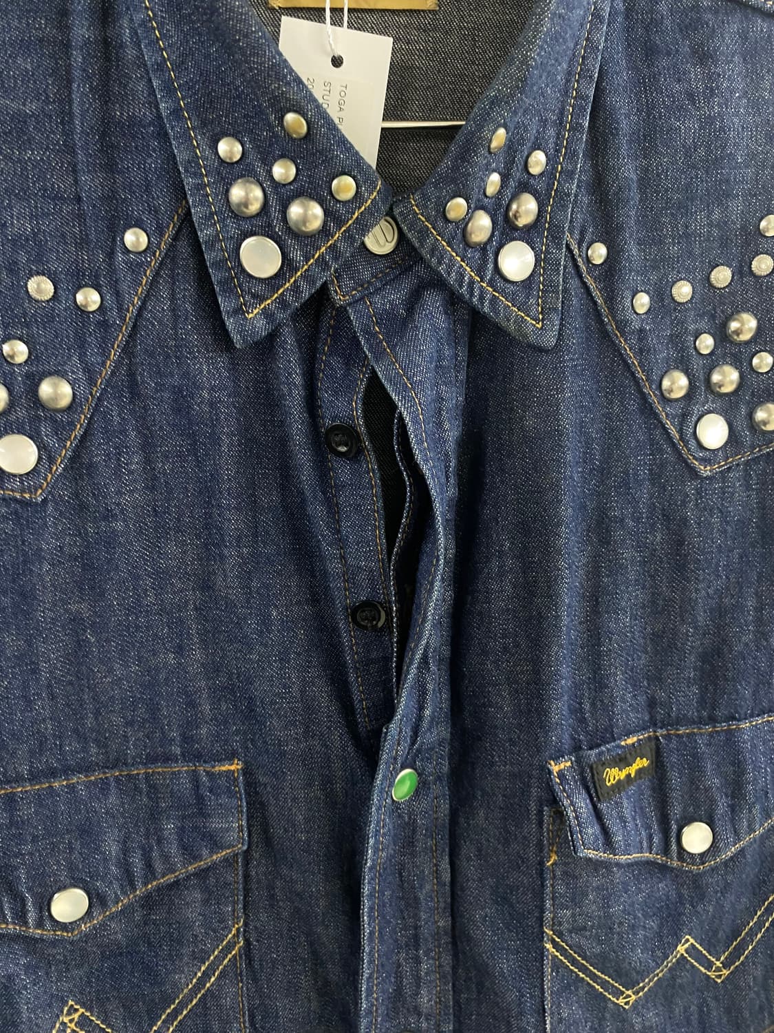 토가 풀라 x 랭글러 웨스턴 스터드 데님 셔츠 상품이미지3
