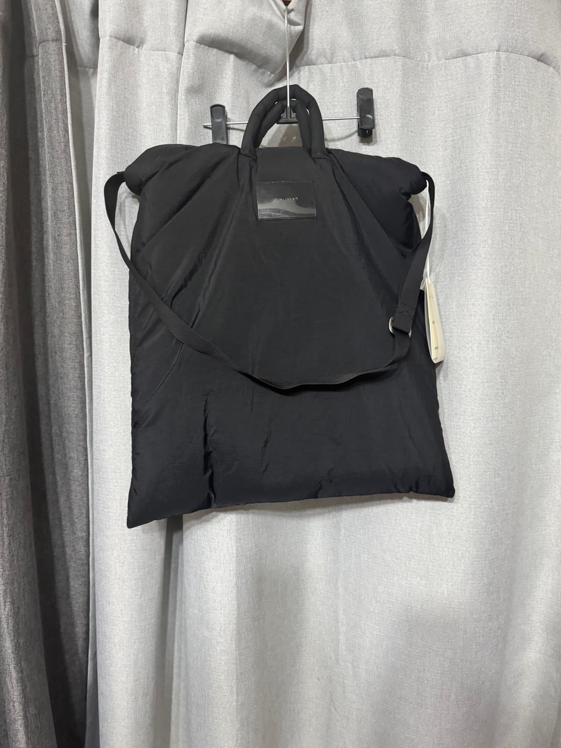 아워레가시 빅필로우 토트백 상품이미지1