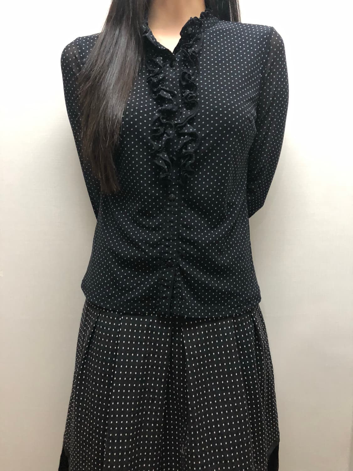 빈티지 블랙 도트 프릴 블라우스 상품이미지1