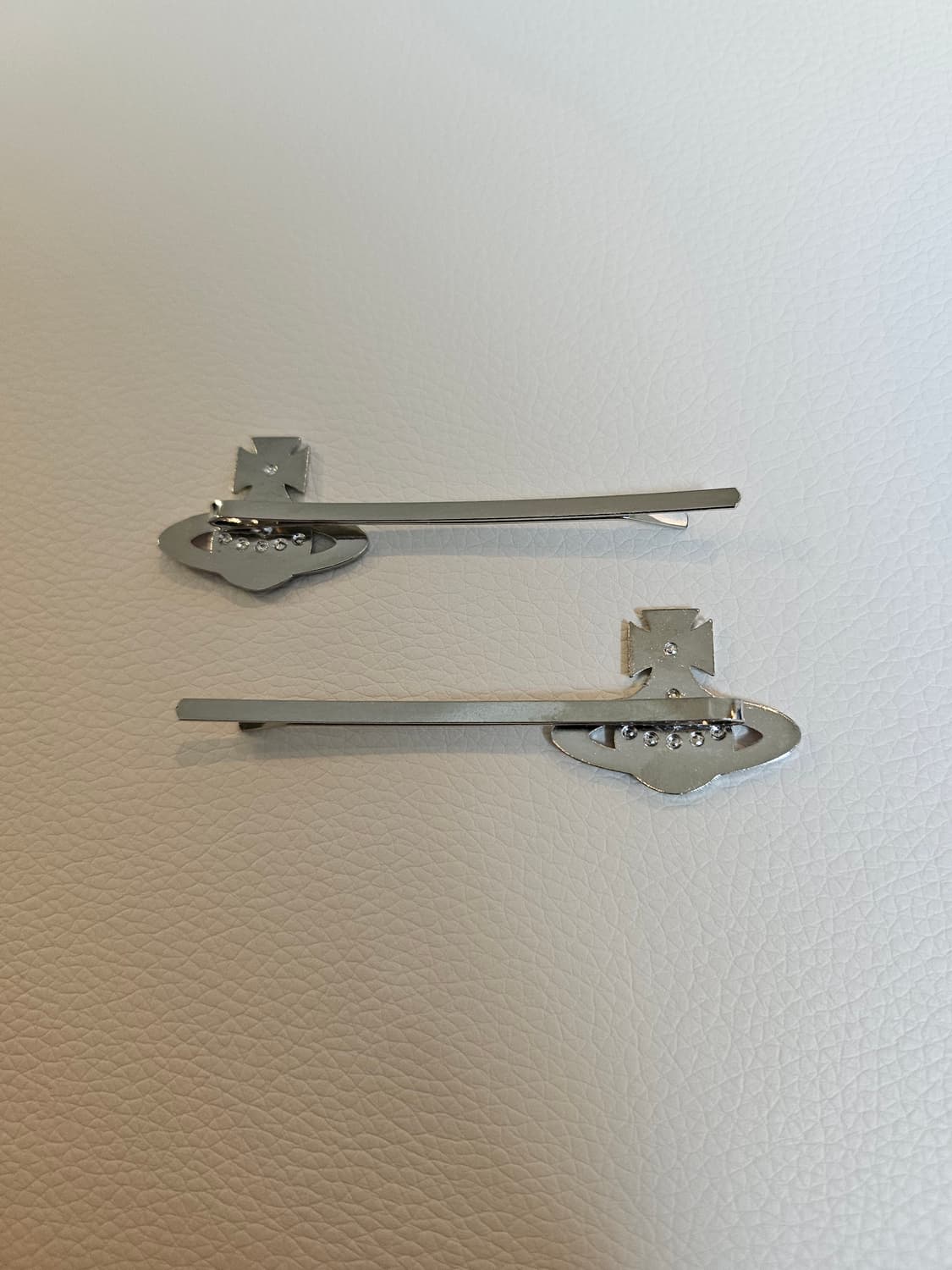 비비안웨스트우드 업사이클링 핑크 헤어핀 세트 상품이미지3