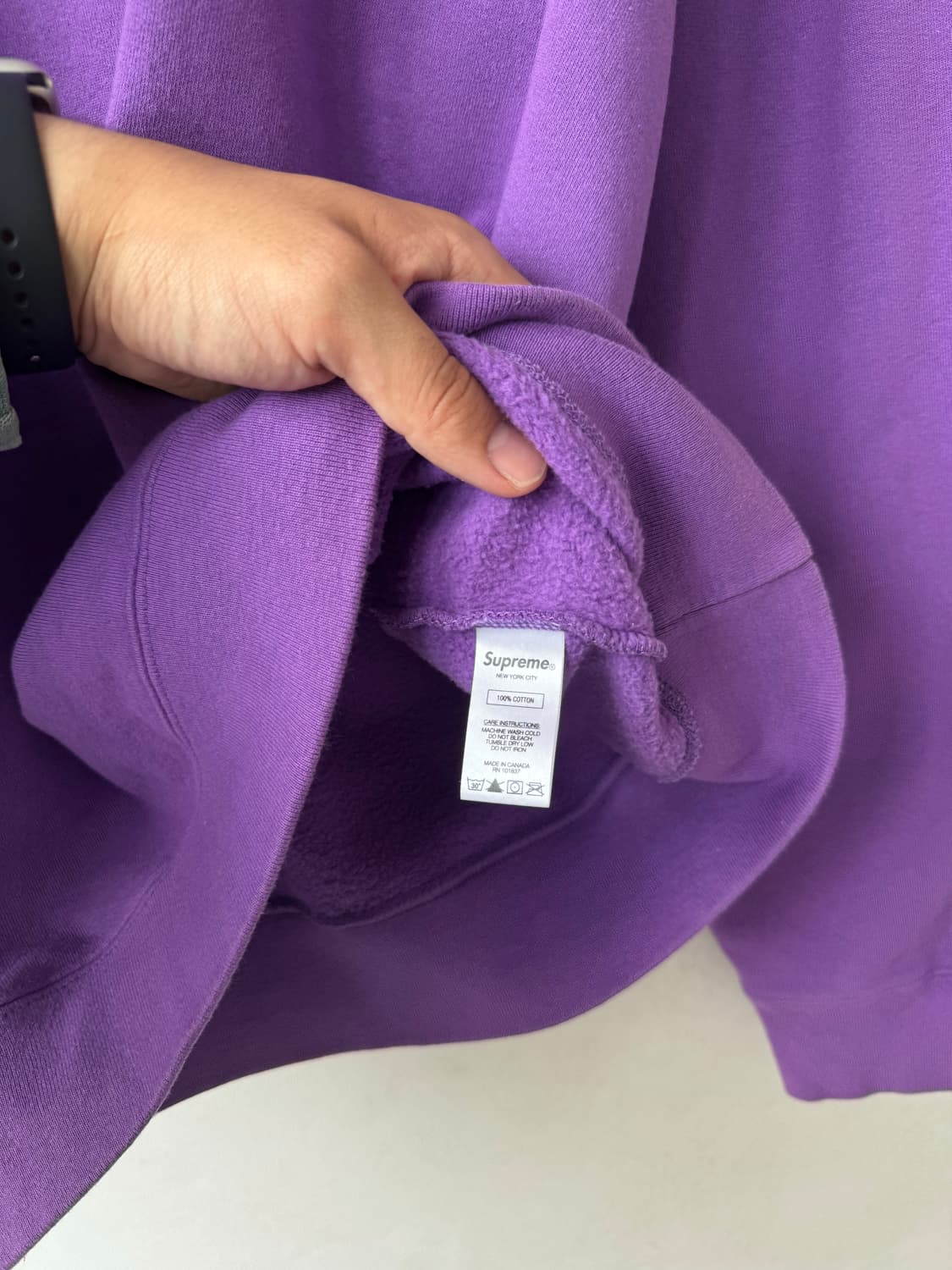 Ss20 슈프림 텃아웃 로고 크루넥 상품이미지4