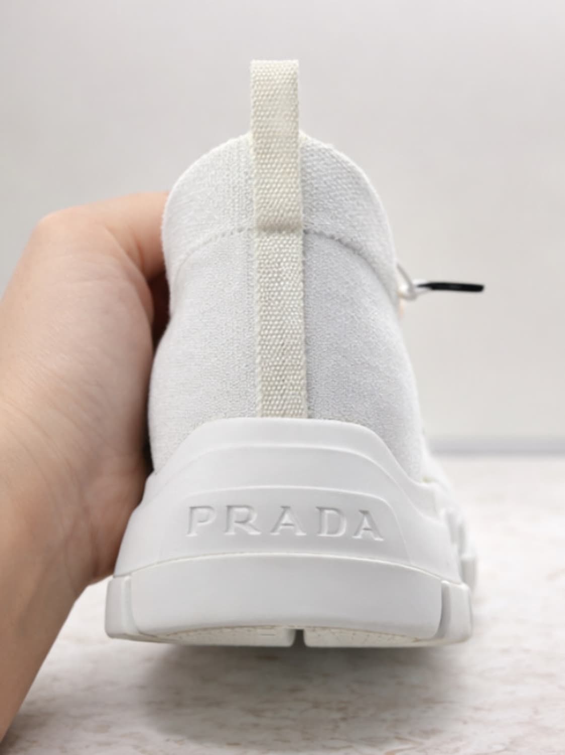 프라다 XY 니트 스니커즈 화이트 블랙 상품이미지4