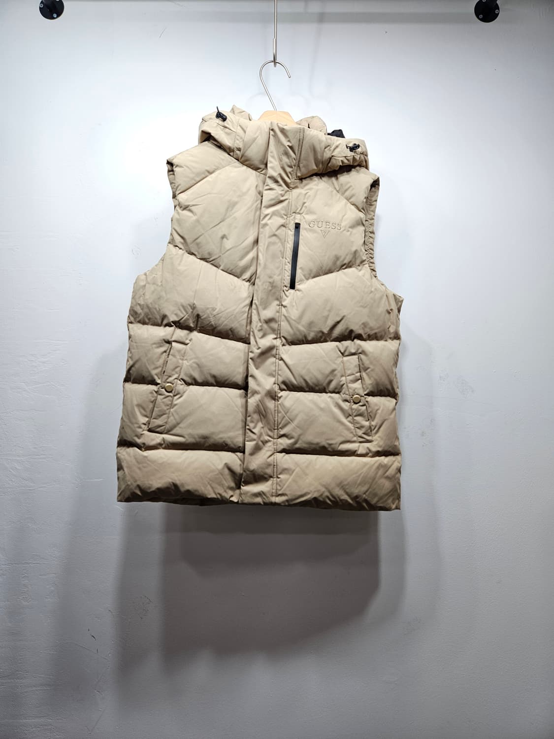 게스(GUESS) 오리털 패딩조끼 베이지 M 후드탈부착 상품이미지7