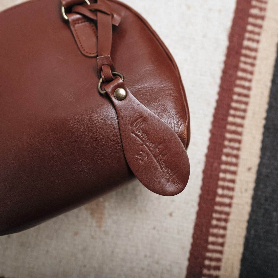 마가렛호웰 올드라벨 레더 스몰 백 상품이미지3