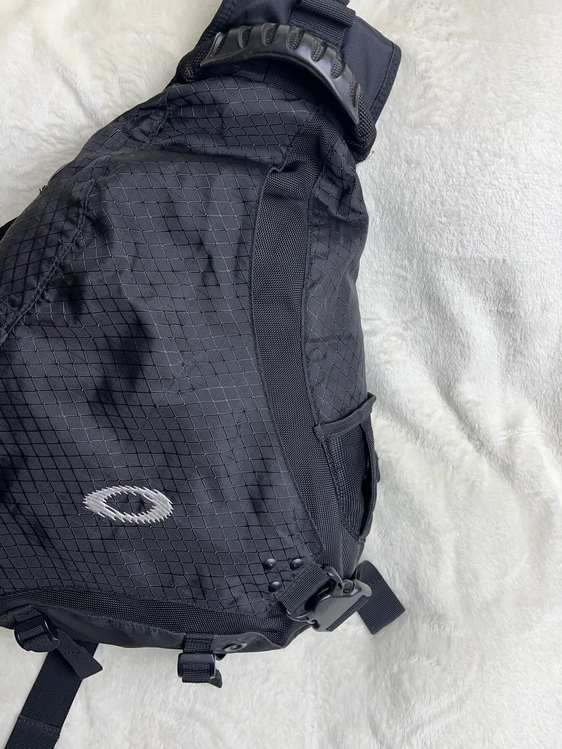 오클리 빈티지 테크니컬 슬링백 상품이미지2