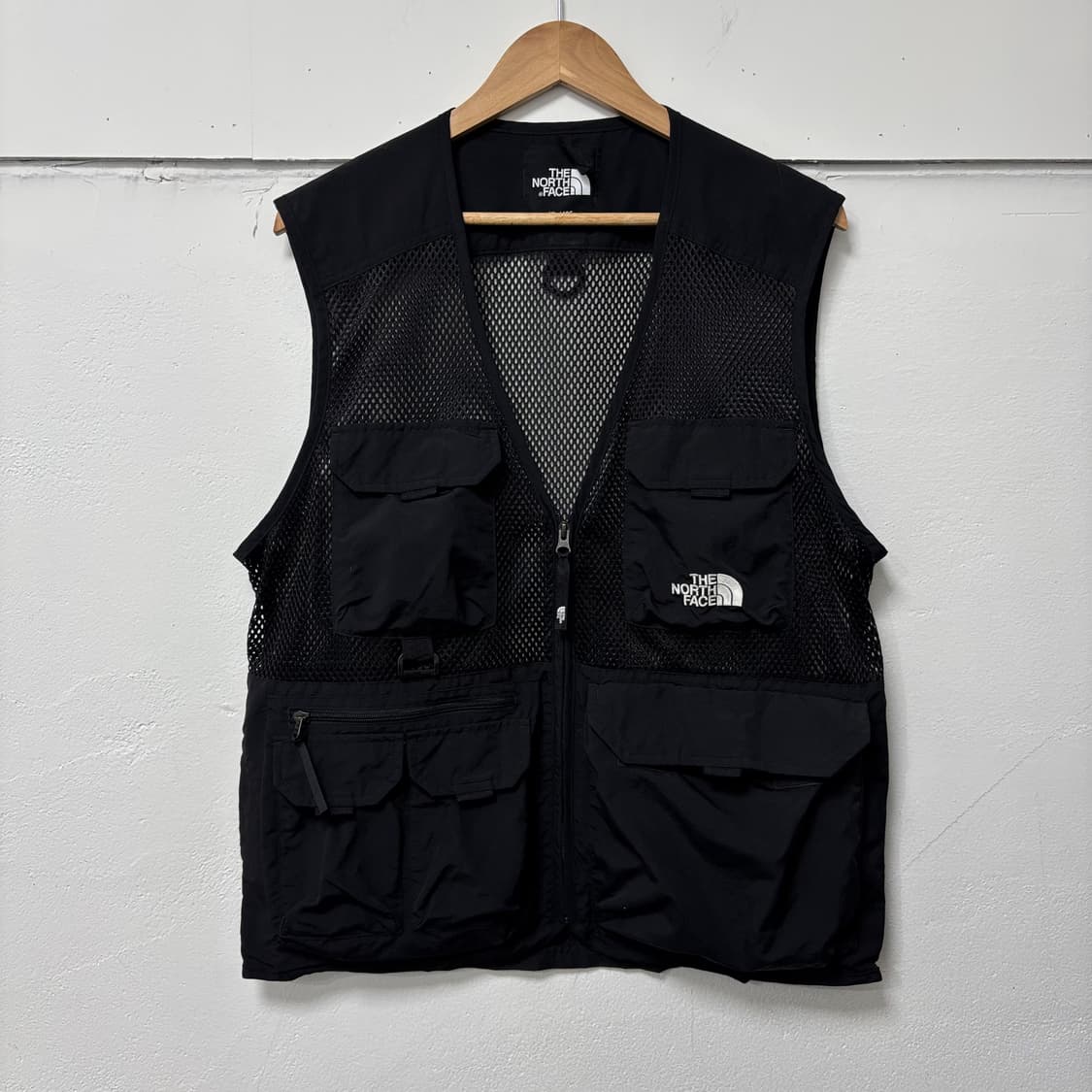 노스페이스 블랙 메쉬 조끼 상품이미지1