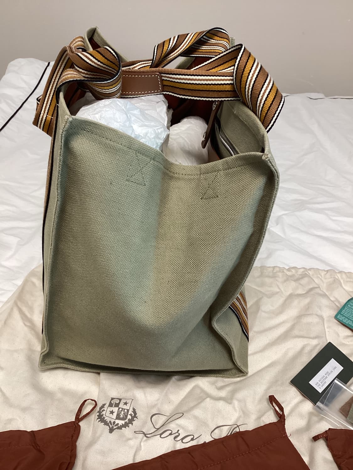 로로피아나 스트라이프 수트케이스 큐브백 상품이미지3