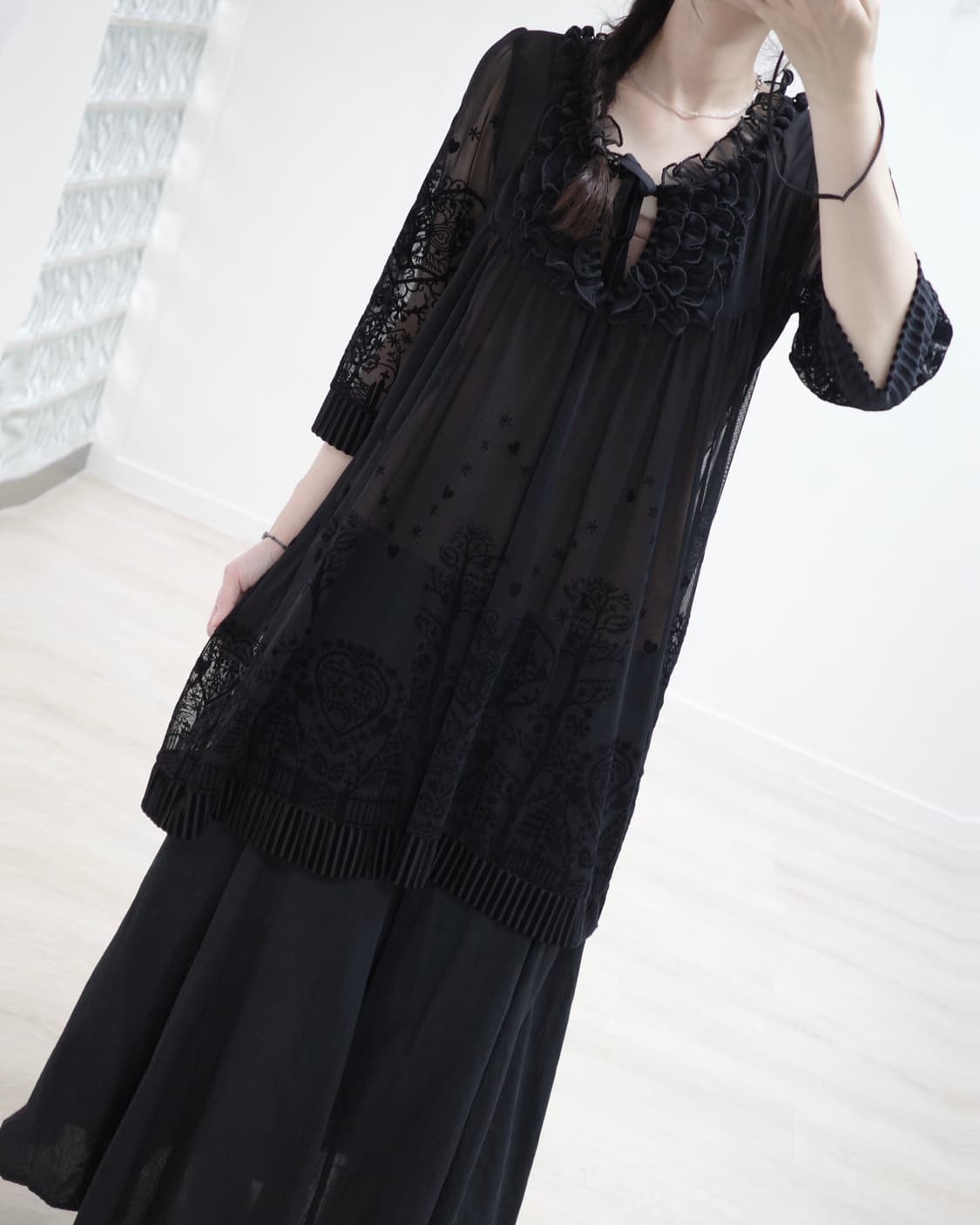 Black lace pompom one-piece 상품이미지3