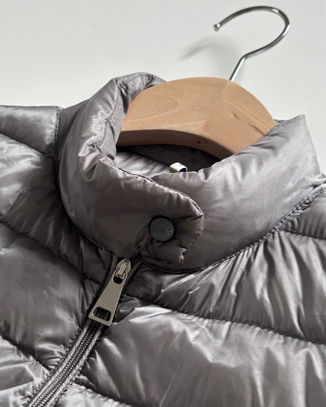 Moncler 몽클레르 란스 그레이 경량 구스다운 우먼 자켓 상품이미지8