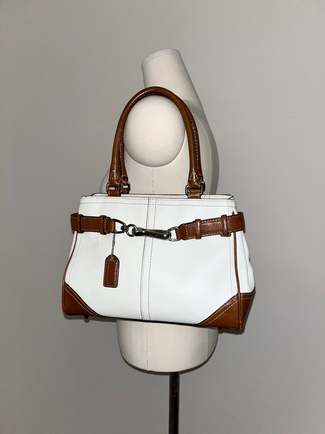 📦 Coach beige white Shoulder Bag 상품이미지1