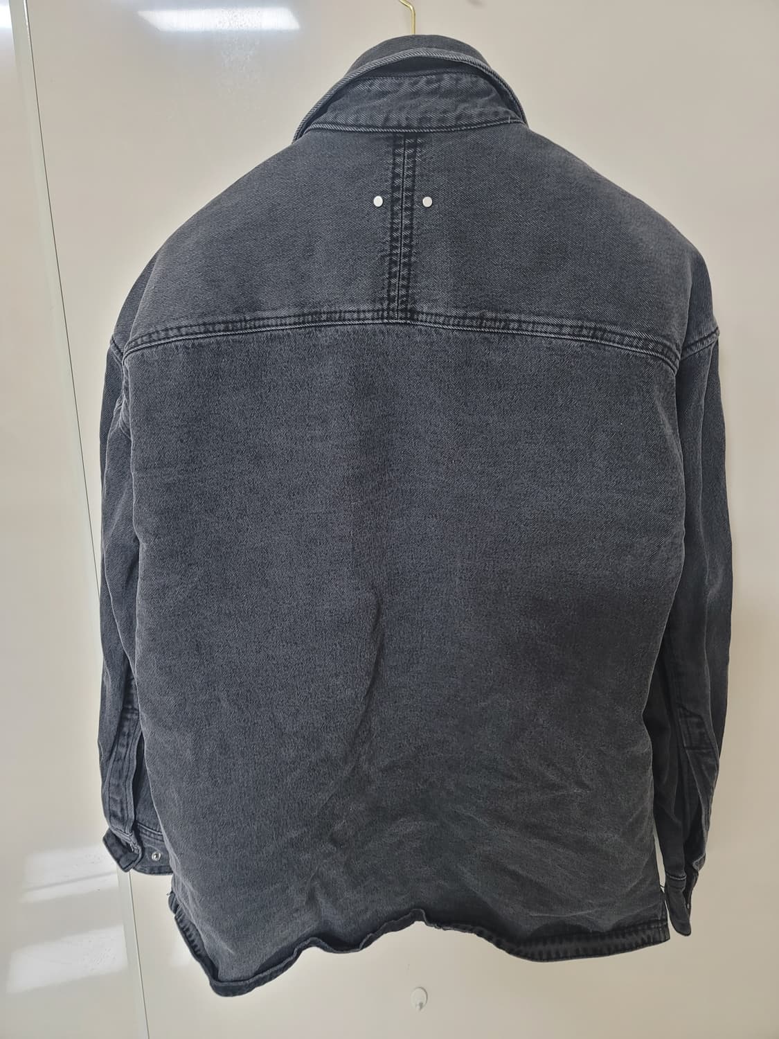 ANDEW 오버핏 데님 흑청 트러커자켓 105사이즈 상태굿

 상품이미지2