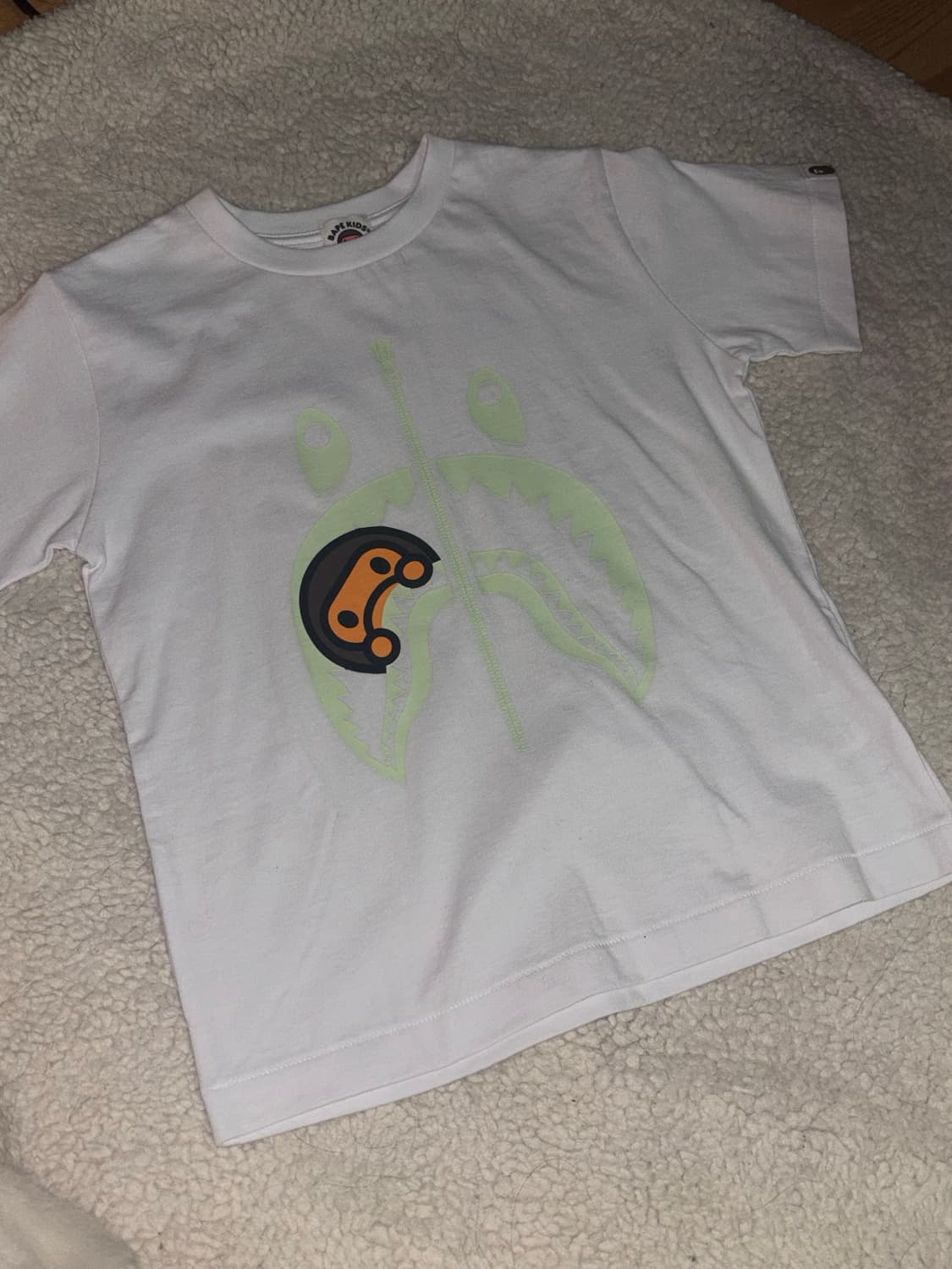 베이프 야광 샤크 반팔  상품이미지1