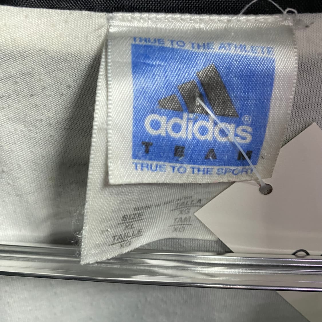 아디다스 블랙&화이트 삼선 올드스쿨 바람막이 자켓 B4386 상품이미지7