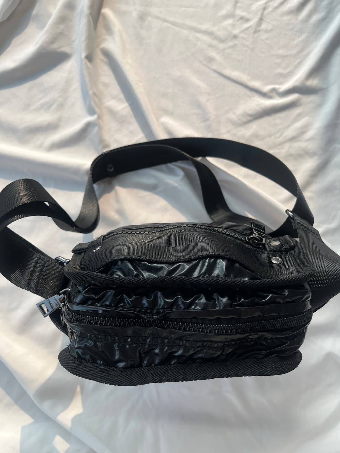 Y’SACCS 요지 야마모토 글로시 나일론 미니 크로스 백 상품이미지5