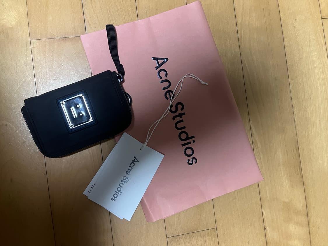 아크네 랜야드 카드지갑 상품이미지2