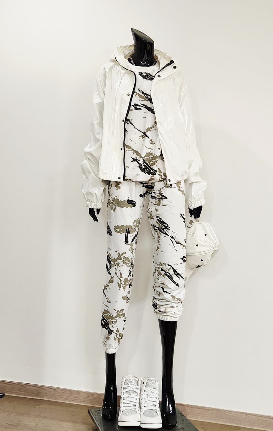 글로시 바람막이 점퍼  상품이미지2