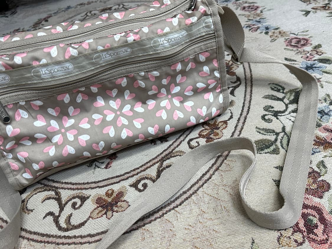 희귀매물 LeSportsac 레스포삭 하트 패턴 크로스 바디백 크로스백 상품이미지2