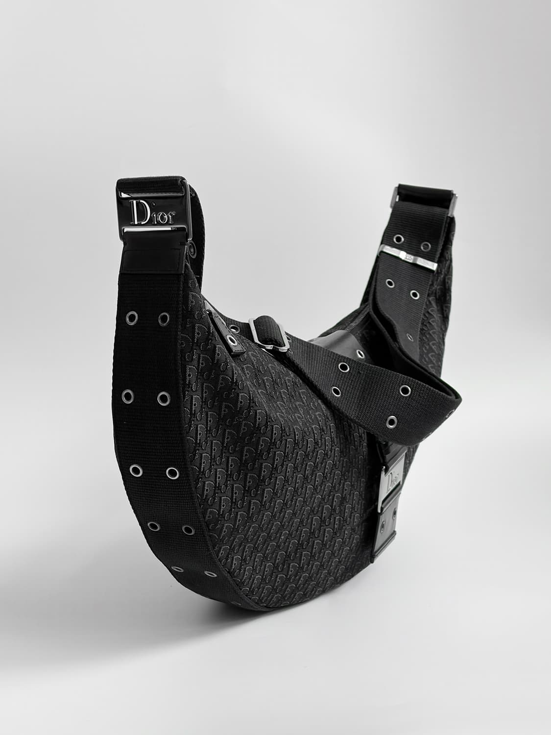 디올 오블리크 스트릿 시크 하프문백 판매합니다. 상품이미지3