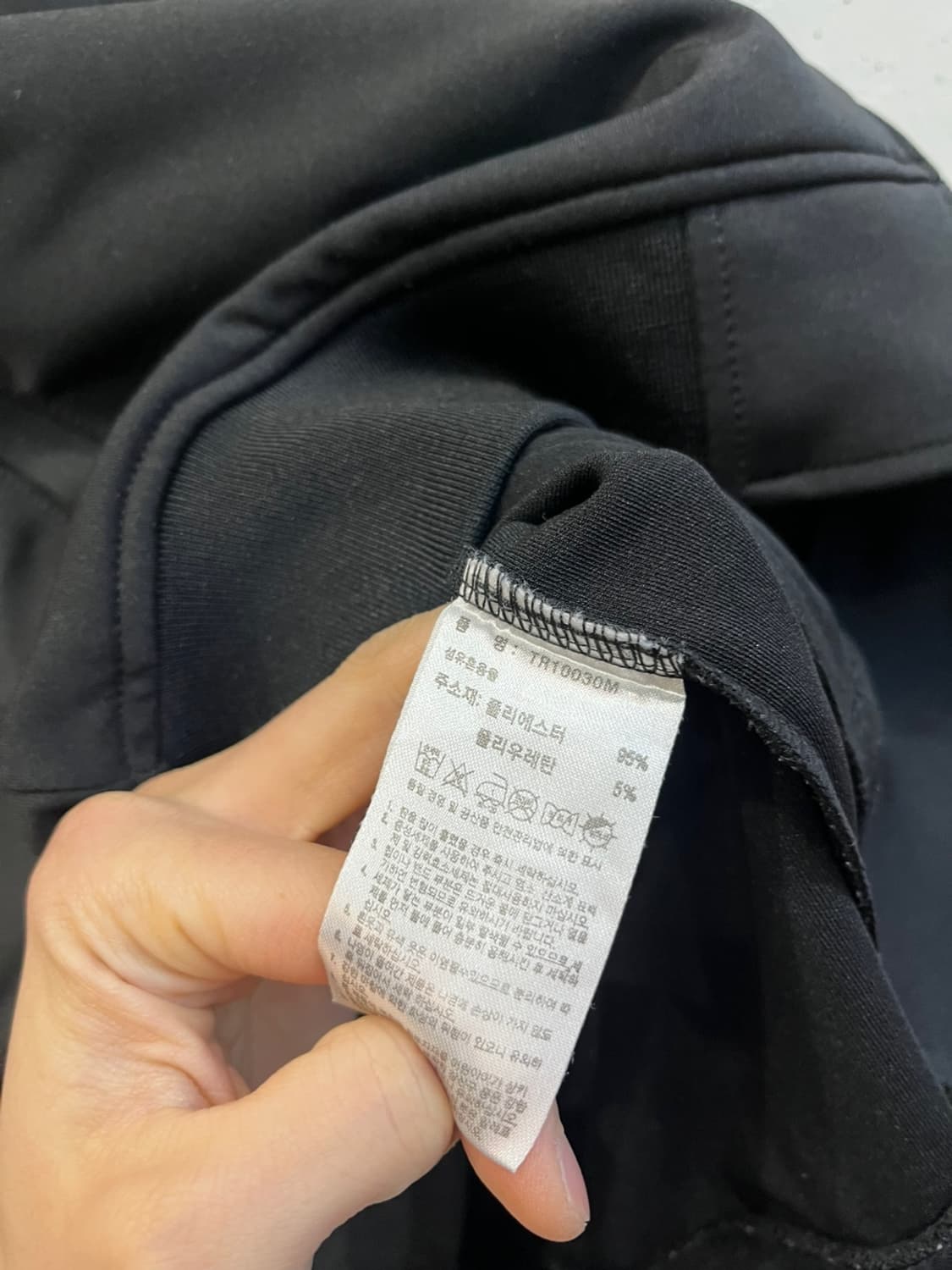 아디다스 자수로고 트랙탑 져지 블랙 상품이미지4