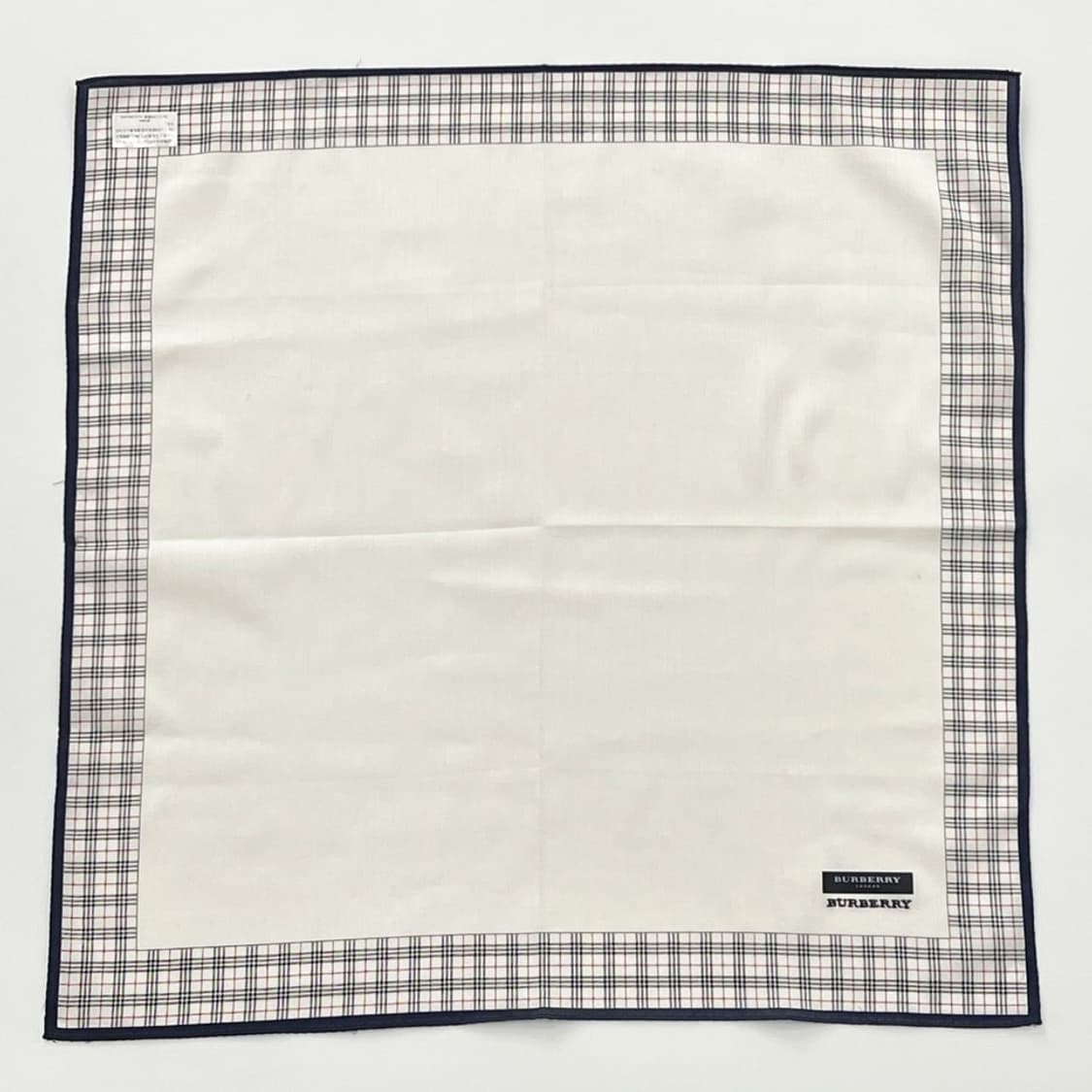 (새상품) burberry /버버리 쁘띠스카프 손수건 상품이미지2