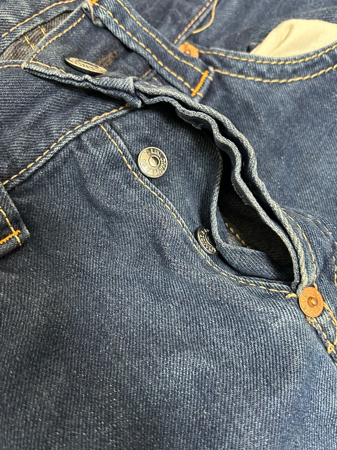 리바이스 902 버튼 신치백 루즈 스트레이트핏 데님팬츠 상품이미지3