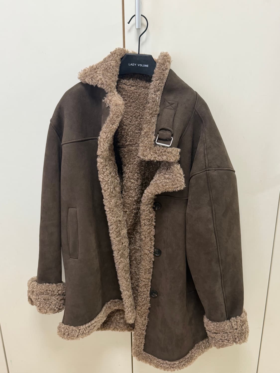 플레이스 스튜디오 양털 무스탕 브라운 상품이미지2